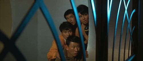 Kumi Mizuno, Hideo Sunazuka, Chôtarô Tôgin, and Tôru Watanabe in Ebirah, Horror of the Deep (1966)