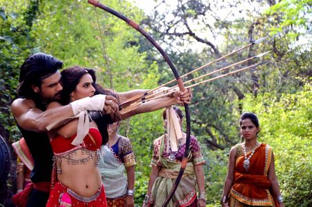 Madhurima Tuli and Vishal Aditya Singh in Chandrakanta (2017)