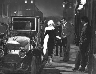 Luigi Giuliani, Sara Montiel, and Gérard Tichy in La reina del Chantecler (1962)