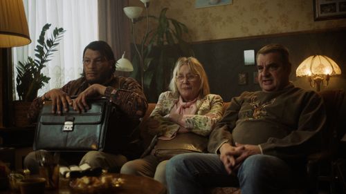 Anneke Blok, Frank Lammers, and Poal Cairo in Onze straat (2021)