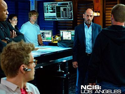 Chris O'Donnell, Miguel Ferrer, LL Cool J, Eric Christian Olsen, Daniela Ruah, and Barrett Foa in NCIS: Los Angeles (200