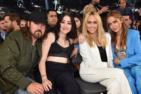 Billy Ray Cyrus, Tish Cyrus, Noah Cyrus, and Brandi Cyrus