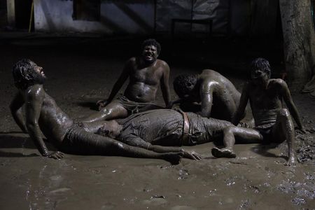 Murugadass and Dinesh in Visaaranai (2015)