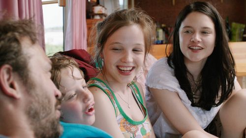 Audrey Bastien and Solène Rigot in Puppylove (2013)