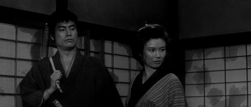 Mikijirô Hira and Yôko Mihara in Three Outlaw Samurai (1964)