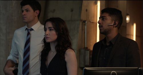 Allison Scagliotti, Damon Dayoub, and Ritesh Rajan in Stitchers (2015)