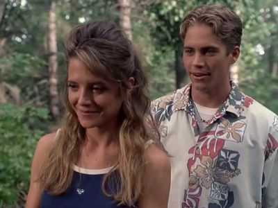 A.J. Langer and Paul Walker in Meet the Deedles (1998)