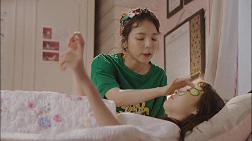 Yeon-hee Lee and Park Jin-Joo in Reunited Worlds (2017)