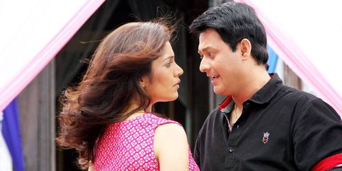 Swapnil Joshi and Mukta Barve in Mumbai Pune Mumbai 2 (2015)