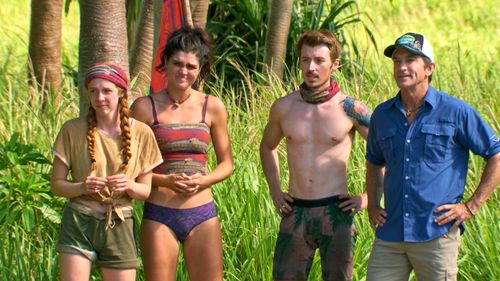 Jeff Probst, Lauren O'Connell, Victoria Baamonde, and Gavin Whitson in Survivor (2000)