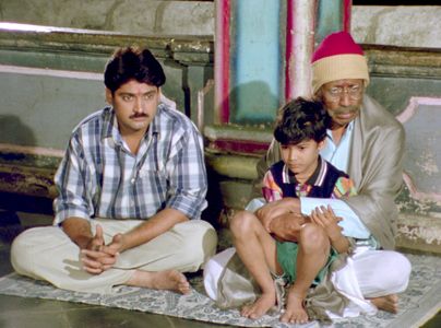 Nilu Phule and Avinash Narkar in Putravati (1996)