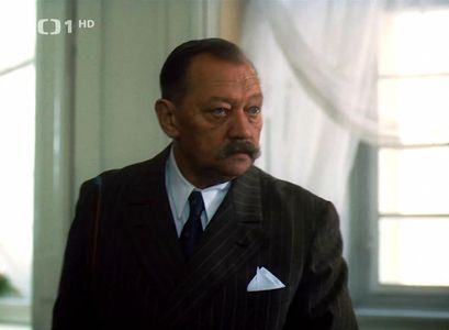 Rudolf Hrusínský in Konec starych casu (1989)