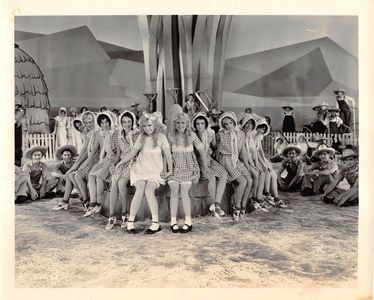 Rosetta Duncan, Vivian Duncan, and Ann Dvorak in It's a Great Life (1929)