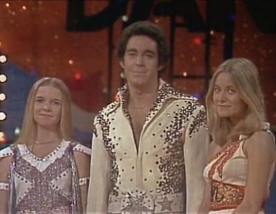 Maureen McCormick, Geri Reischl, and Barry Williams in The Brady Bunch Variety Hour (1976)