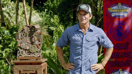 Jeff Probst in Survivor (2000)