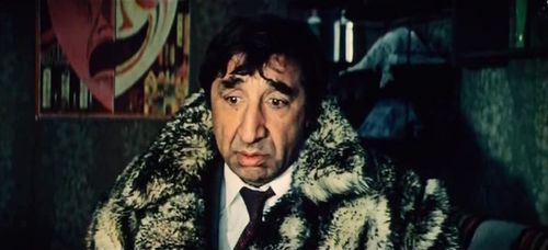 Frunzik Mkrtchyan in Odinokim predostavlyaetsya obshchezhitiye (1984)