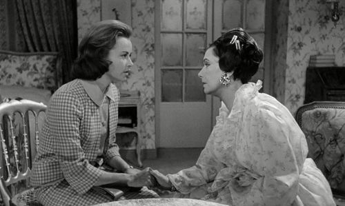 Lil Dagover and Brigitte Grothum in Die seltsame Gräfin (1961)