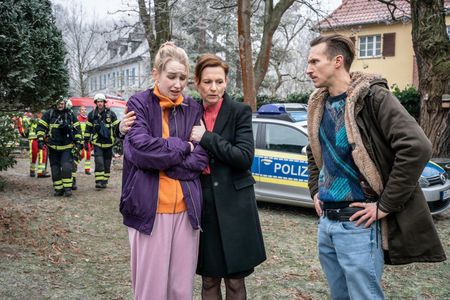 Luise Emilie Tschersich, Johannes Hendrik Langer, and Isabella Bartdorff in Leipzig Homicide: Keine Rettung (2023)