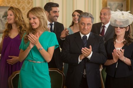 Christian Clavier, Élodie Fontan, Chantal Lauby, Frédérique Bel, Julia Piaton, Ary Abittan, and Medi Sadoun in Serial Ba