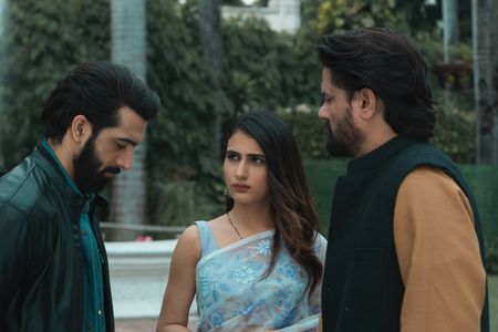 Fatima Sana Shaikh, Somen Mishra, Jaideep Ahlawat, Shashank Khaitan, and Pushkar Singh in Ajeeb Daastaans (2021)