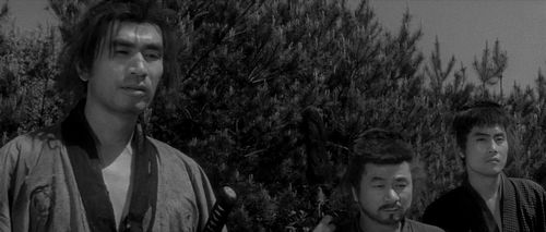 Mikijirô Hira, Isamu Nagato, and Tetsurô Tanba in Three Outlaw Samurai (1964)