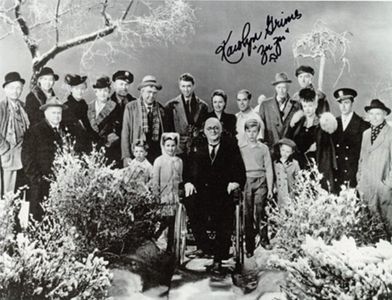 James Stewart, Lionel Barrymore, Ward Bond, Frank Capra, Donna Reed, Stanley Andrews, Frank Albertson, Ernie Adams, Beul