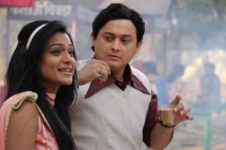 Swapnil Joshi and Urmilla Kanetkar Kothare in Duniyadari (2013)