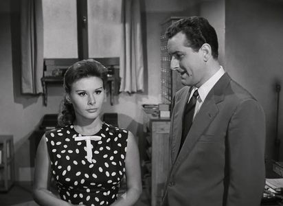 Marisa Allasio and Riccardo Garrone in Belle ma povere (1957)