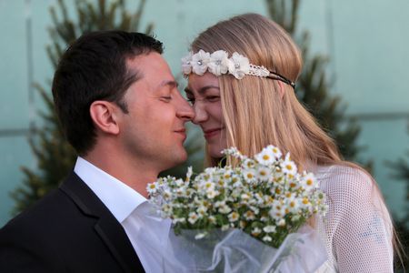 Oksana Akinshina and Volodymyr Zelenskyy in 8 New Dates (2014)