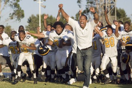 Dwayne Johnson and Setu Taase in Gridiron Gang (2006)