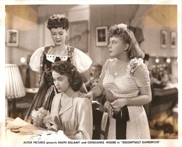 Jane Powell, Ruth Tobey, and Sunny Burkette in Delightfully Dangerous (1945)