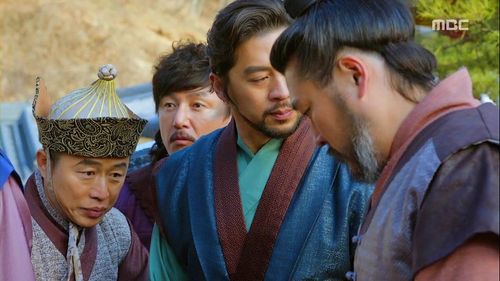 Mun-shik Lee, Oh-jung Kwon, Yong-hyeon Yun, and Moo-Seong Choi in The Empress Ki (2013)