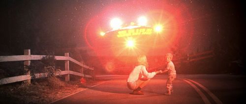 Melinda Dillon and Cary Guffey in Close Encounters of the Third Kind (1977)