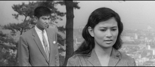 Yûjirô Ishihara and Mie Kitahara in Red Pier (1958)