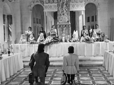 Arletty, Marie Déa, Alain Cuny, Marcel Herrand, and Fernand Ledoux in Les Visiteurs du Soir (1942)