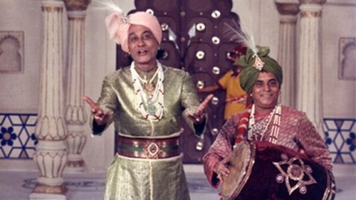 Tapan Chatterjee and Rabi Ghosh in Goopy Bagha Phire Elo (1991)