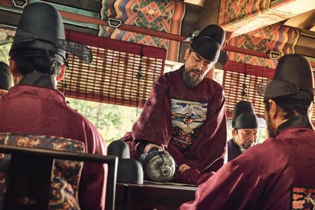 Seung-ryong Ryu and Jong-soo Kim in Kingdom (2019)