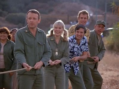 Alan Alda, Larry Linville, Kellye Nakahara, Wayne Rogers, McLean Stevenson, and Loretta Swit in M*A*S*H (1972)