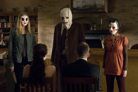 Liv Tyler, Scott Speedman, Laura Margolis, Kip Weeks, and Gemma Ward in The Strangers (2008)