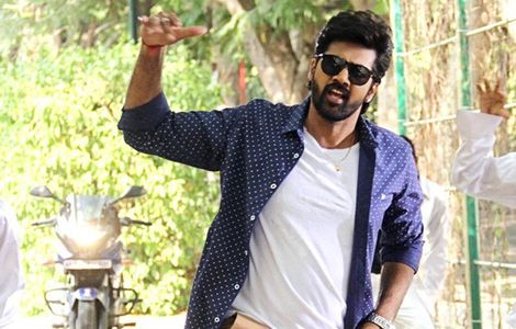 Naveen Chandra in Lacchimdeviki O Lekkundi (2016)