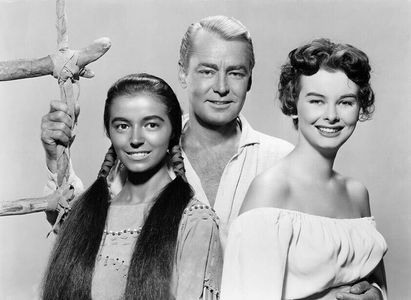 Alan Ladd, Audrey Dalton, and Marisa Pavan in Drum Beat (1954)