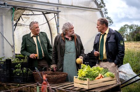 Michael Brandner, Klaus Stiglmeier, and Christian Tramitz in Hubert ohne Staller: Alles im Einklang (2022)