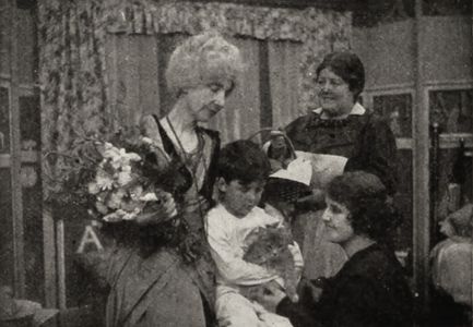 Flora Finch, Richard Leslie, Kate Price, and Pauline Taylor in The Conquest of Constantia (1915)