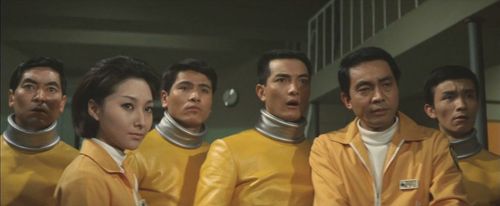 Yukiko Kobayashi, Akira Kubo, Yasuhiko Saijô, Chôtarô Tôgin, Yoshio Tsuchiya, and Ken Echigo in Destroy All Monsters (19