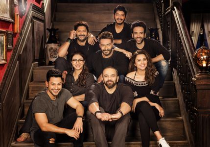 Tabu, Ajay Devgn, Kunal Kemmu, Arshad Warsi, Tusshar Kapoor, Rohit Shetty, Shreyas Talpade, and Parineeti Chopra in Golm