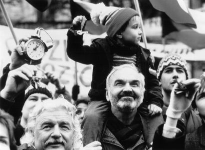 Zdenek Sverák, Andrey Khalimon, and Ladislav Smoljak in Kolya (1996)