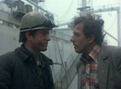 Stanislaw Michalski and Jerzy Radziwilowicz in Man of Iron (1981)