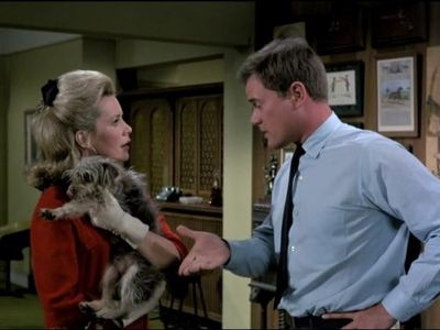 Larry Hagman and Emmaline Henry in I Dream of Jeannie (1965)