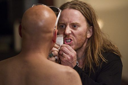 Evan Handler and Tim Minchin in Californication (2007)