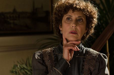 Marta Fernández Muro in Seis hermanas (2015)